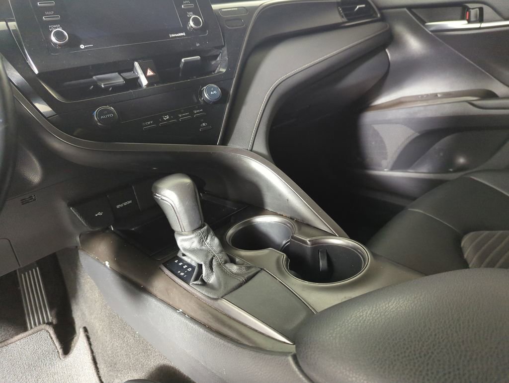 Used 2021 Toyota Camry SE FWD image 19
