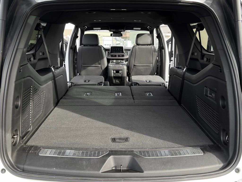 Used 2024 Chevrolet Suburban RST image 9