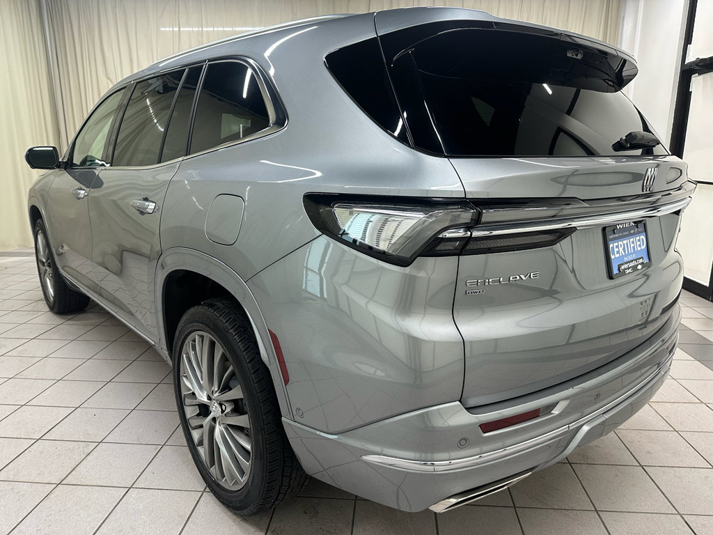 Certified 2025 Buick Enclave Avenir image 9