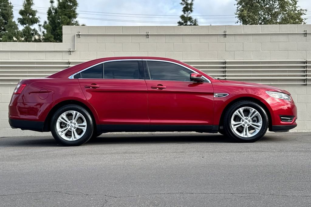 Used 2015 Ford Taurus SEL FWD image 6