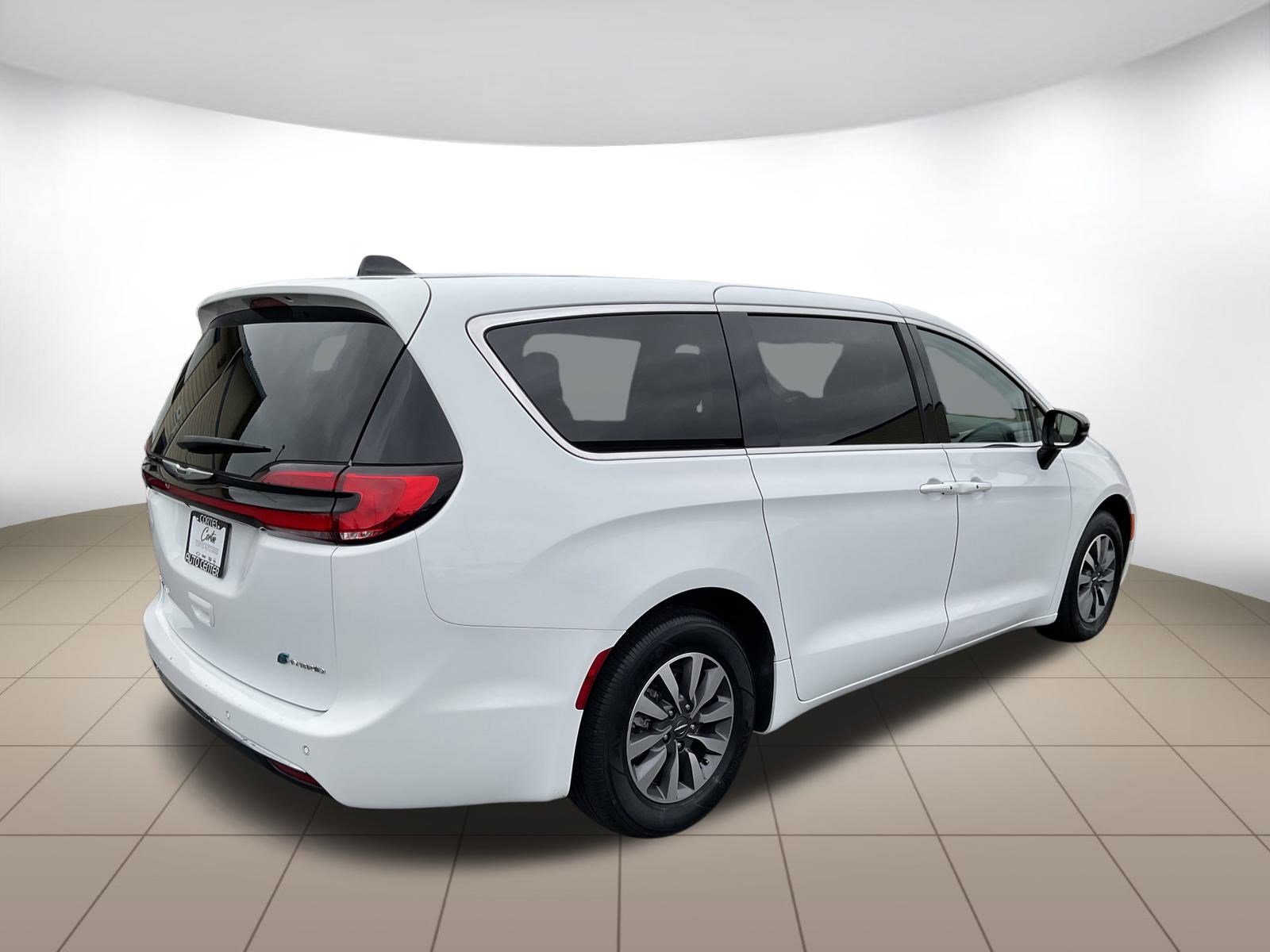 Used 2024 Chrysler Pacifica Select FWD image 7