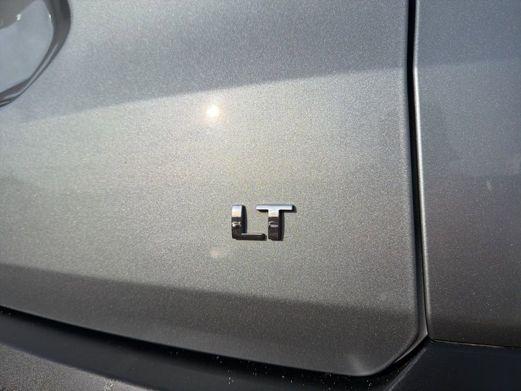 Used 2023 Chevrolet Traverse LT image 10