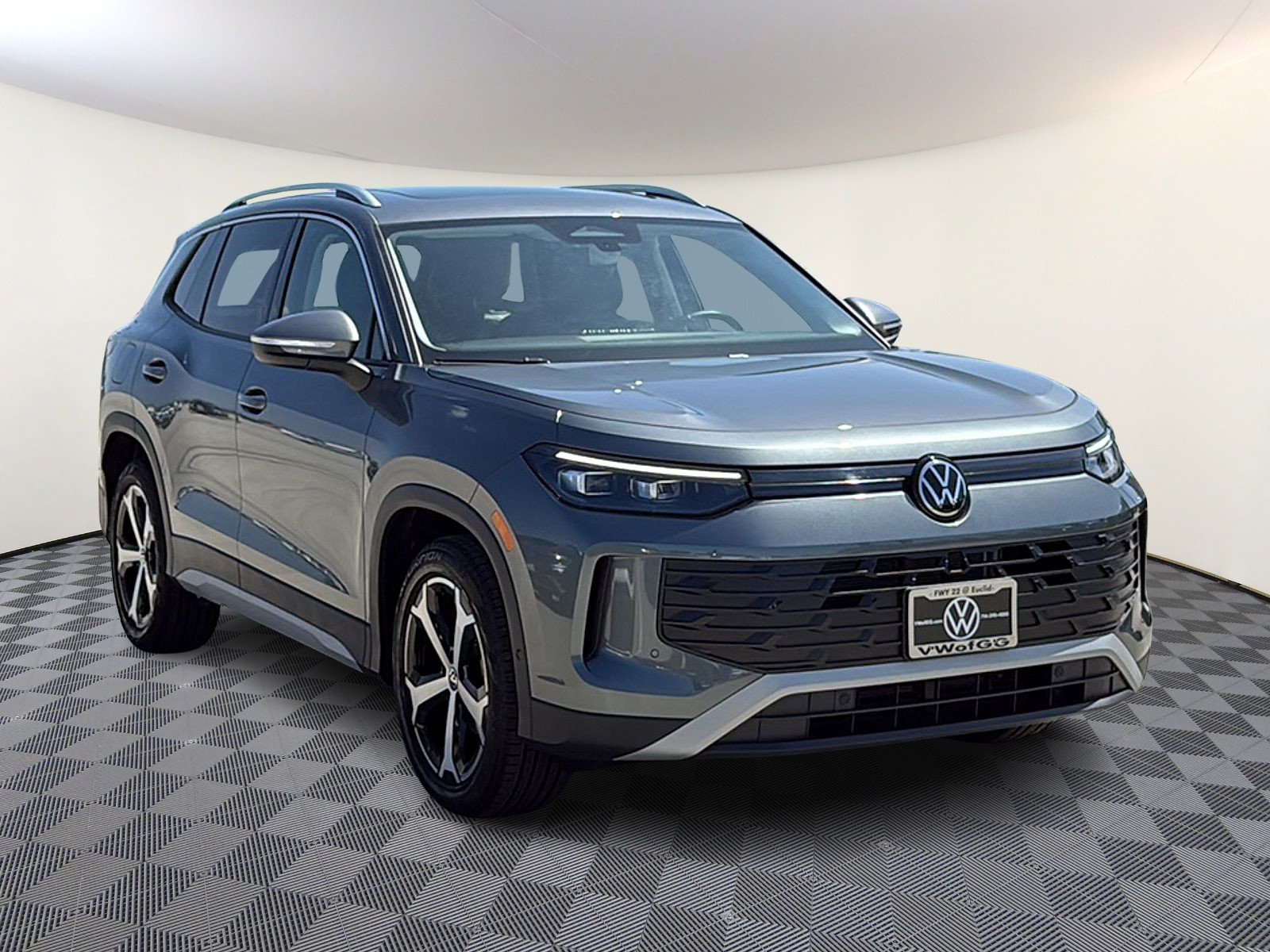 New 2026 Volkswagen Tiguan SE