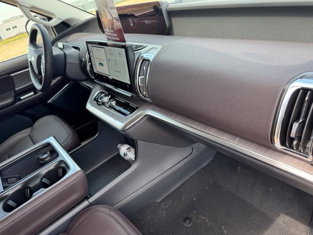 New 2026 Ford Expedition Max Platinum w/ Platinum Ultimate Package AWD/4WD image 24