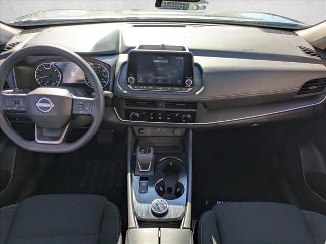 Used 2025 Nissan Rogue S image 17