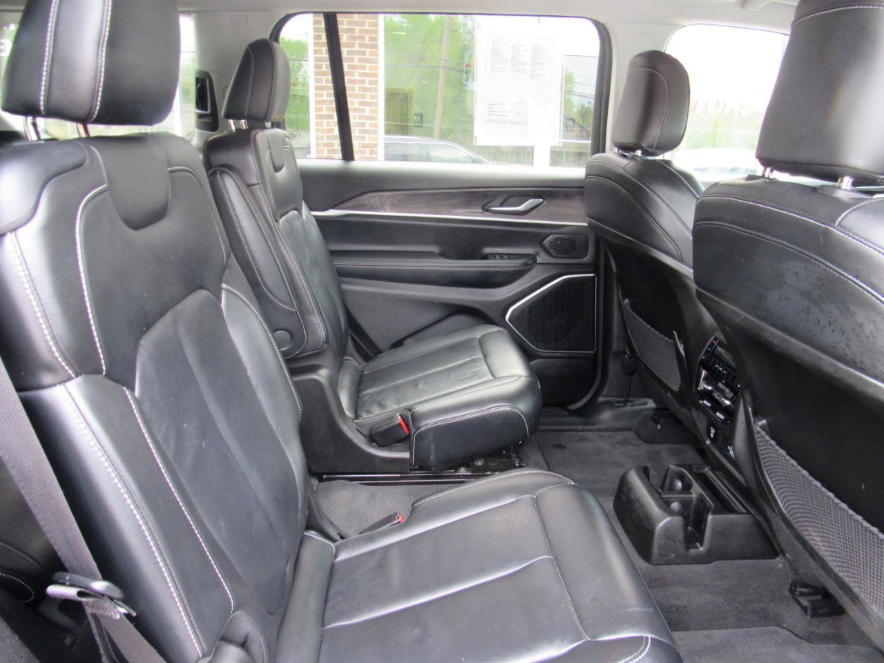 Used 2021 Jeep Grand Cherokee L Limited w/ Trailer Tow Group (B) AWD/4WD image 37