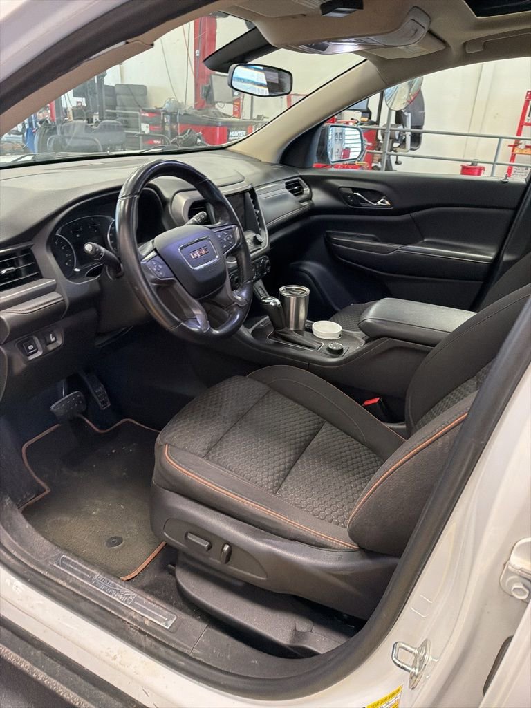 Used 2017 GMC Acadia SLE w/ Driver Alert Package I AWD/4WD image 2