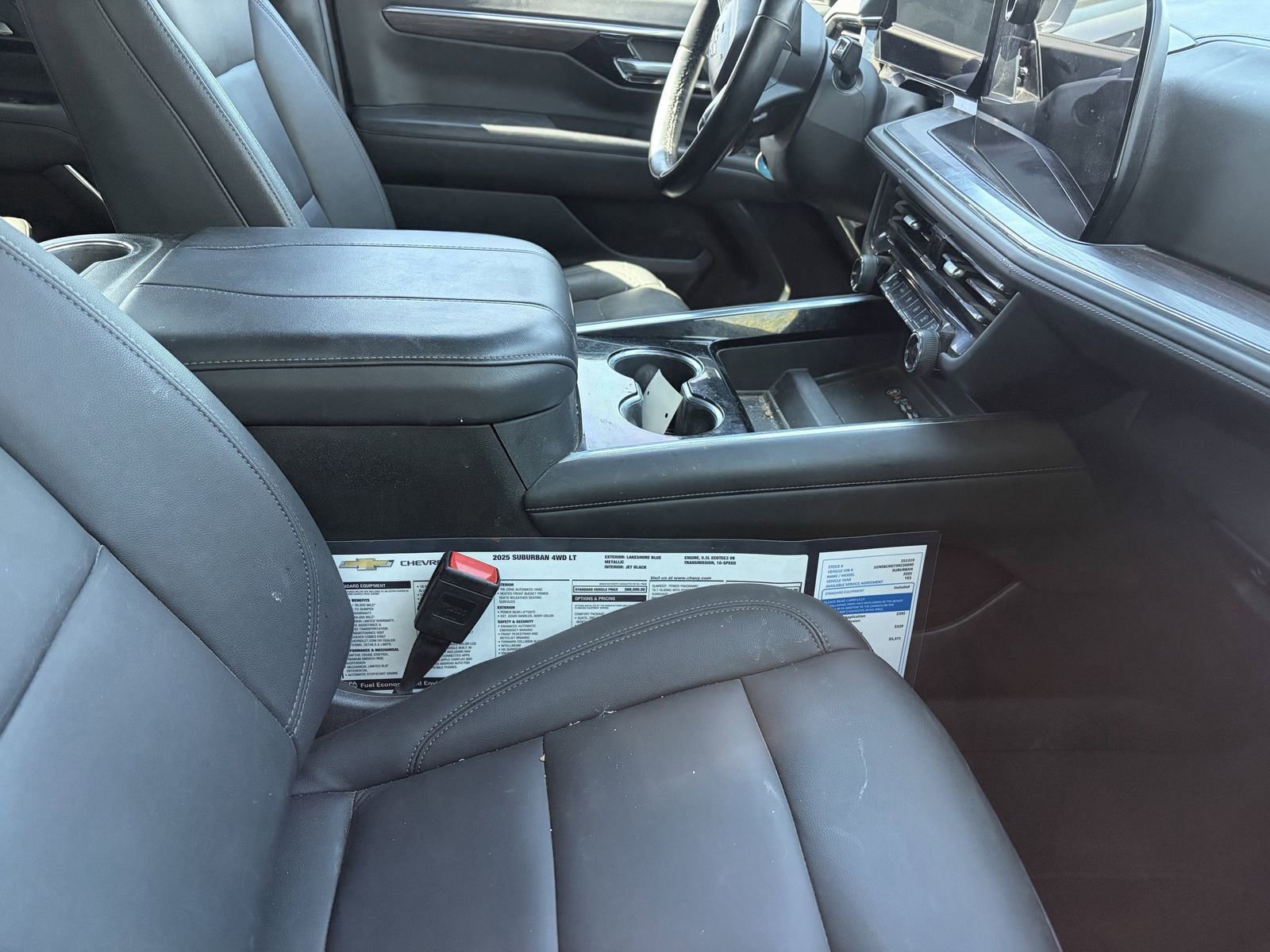 Certified 2025 Chevrolet Suburban LT w/ Comfort Package AWD/4WD image 8