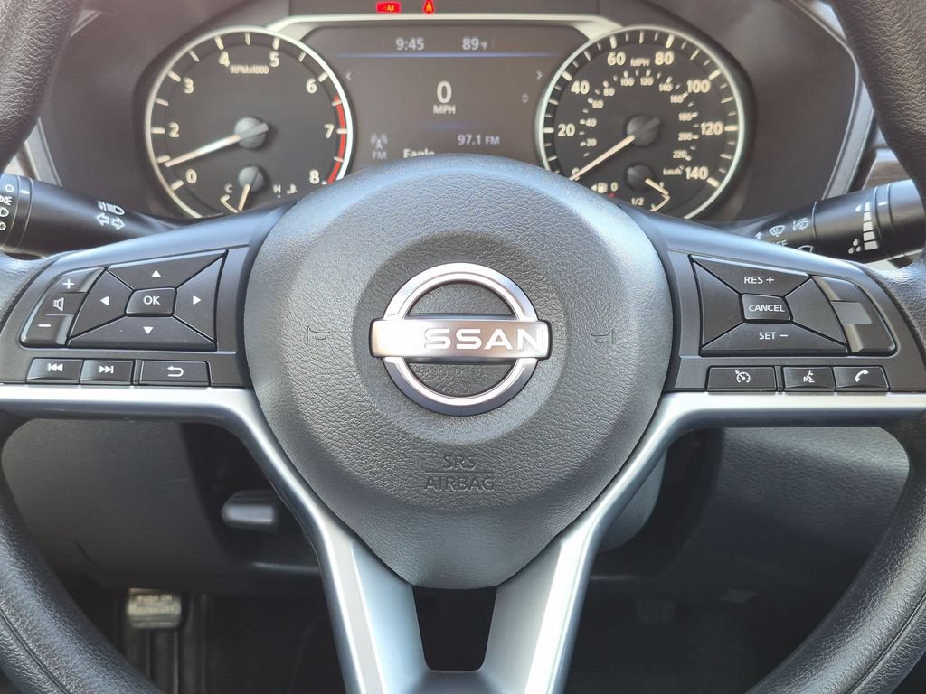 Used 2025 Nissan Altima 2.5 SV FWD image 23