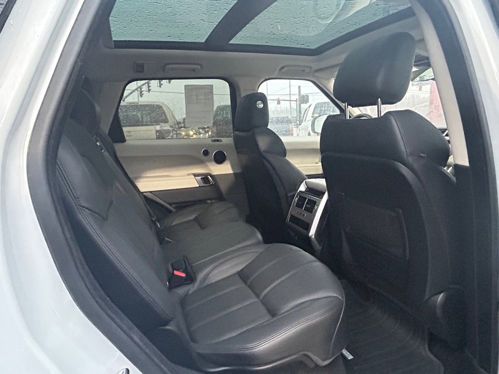 Used 2017 Land Rover Range Rover Sport HSE image 11