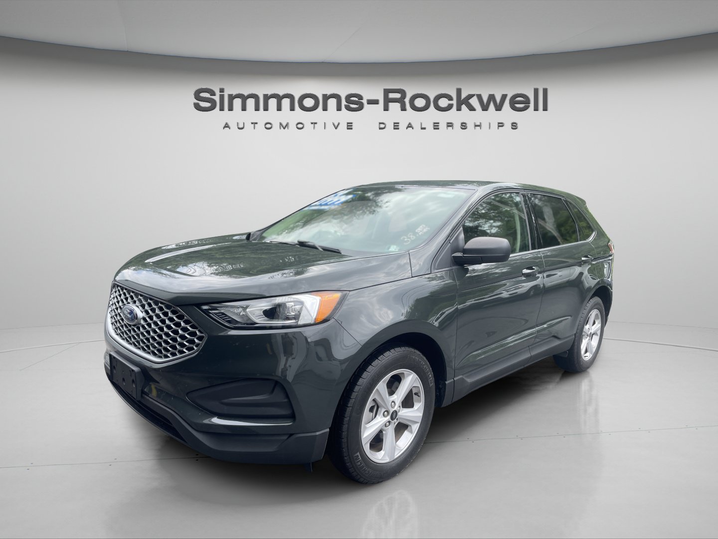 Used 2024 Ford Edge SE w/ Cargo Accessory Package
