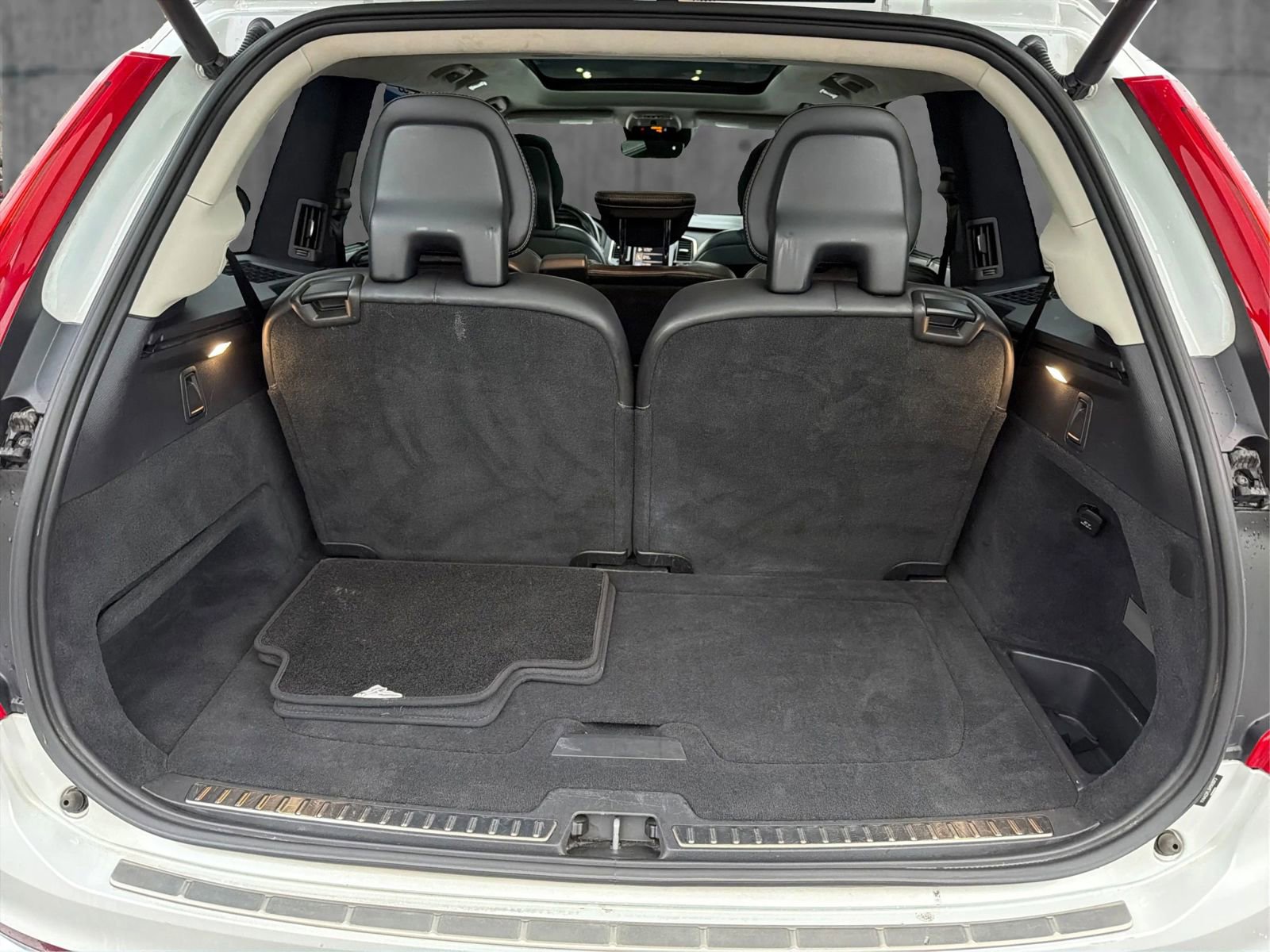 Used 2017 Volvo XC90 T6 Inscription w/ Luxury Package image 13