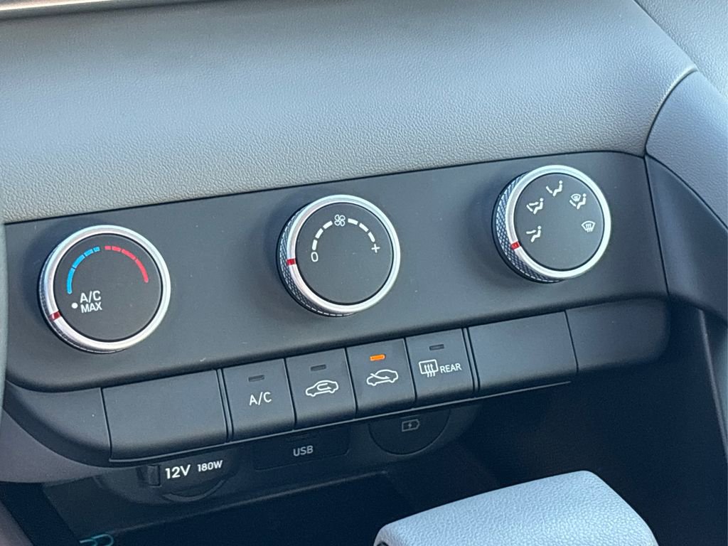 Certified 2025 Hyundai Elantra SE w/ Cargo Package image 26