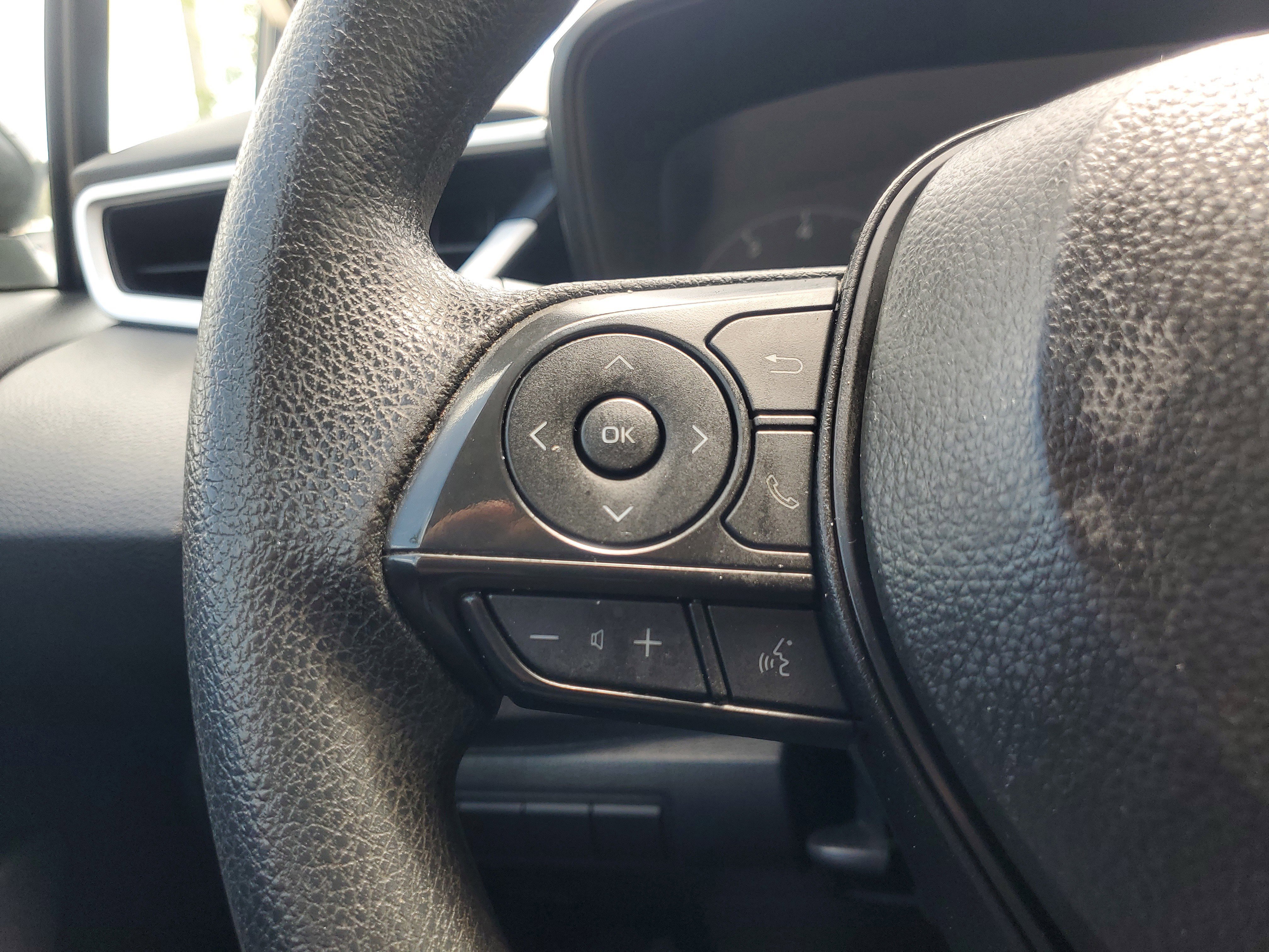 Certified 2025 Toyota Corolla LE FWD image 21