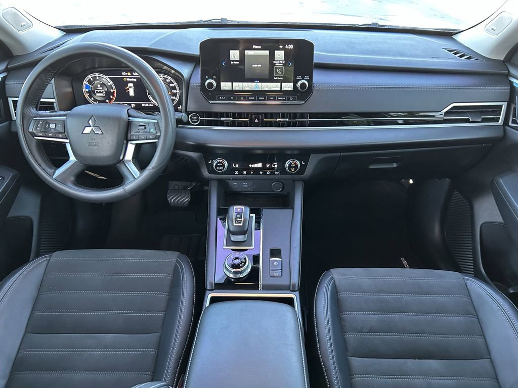 Used 2023 Mitsubishi Outlander SE image 11