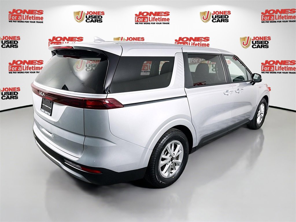 Used 2023 Kia Carnival LX image 16