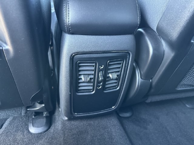 Used 2015 Jeep Grand Cherokee Laredo w/ Quick Order Package 23E RWD image 14