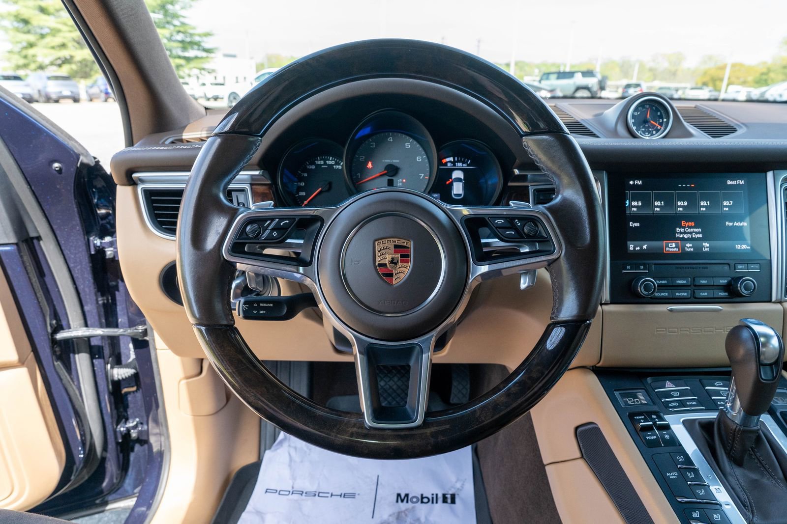 Certified 2018 Porsche Macan S image 25