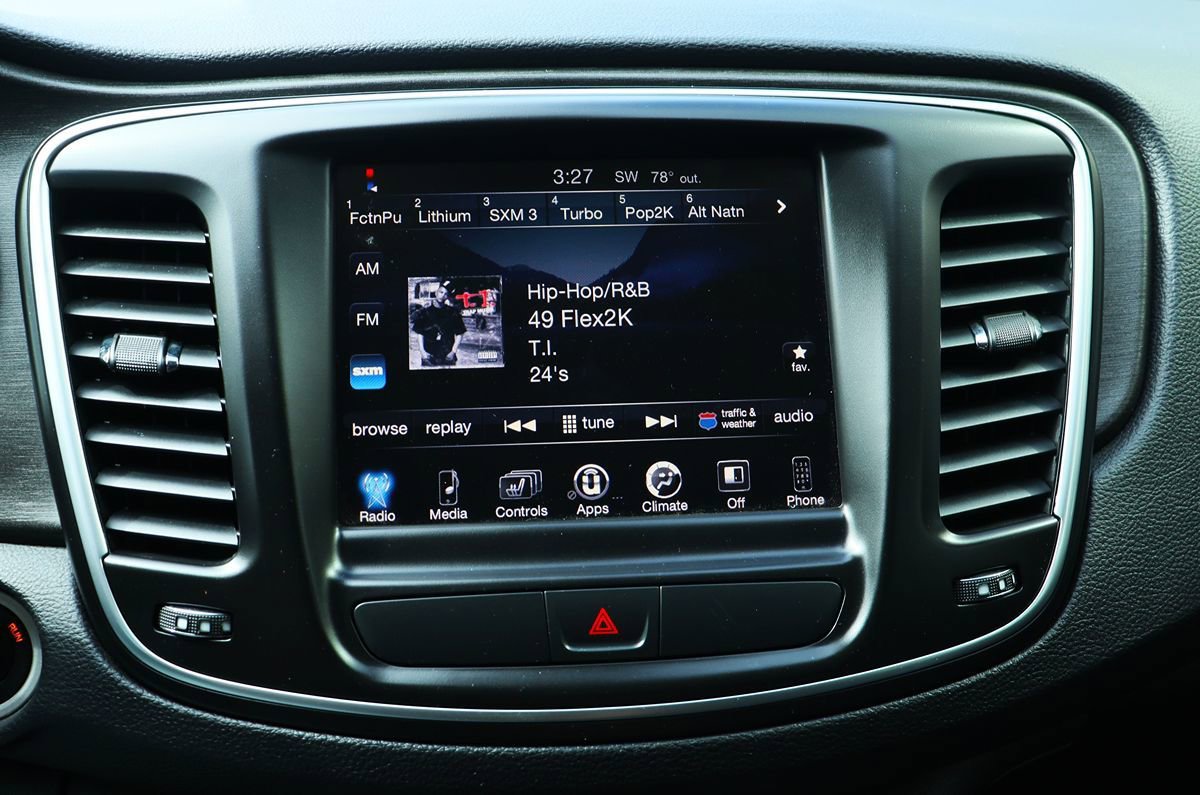 Used 2017 Chrysler 200 Limited Platinum image 46