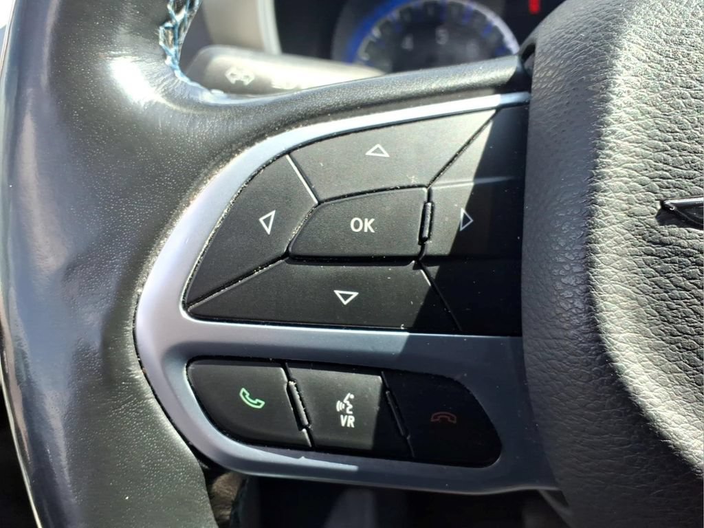 Used 2021 Chrysler Pacifica Touring-L FWD image 19