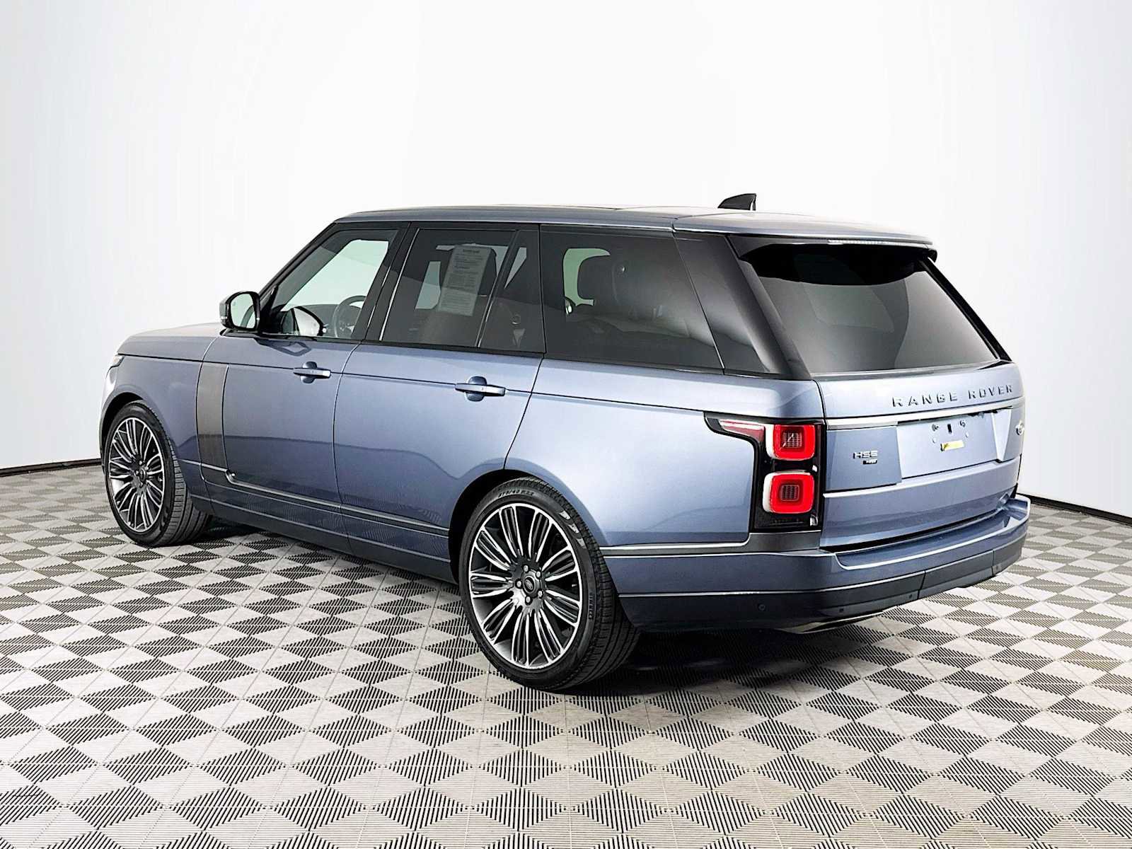 Used 2022 Land Rover Range Rover P525 Westminster Edition image 7