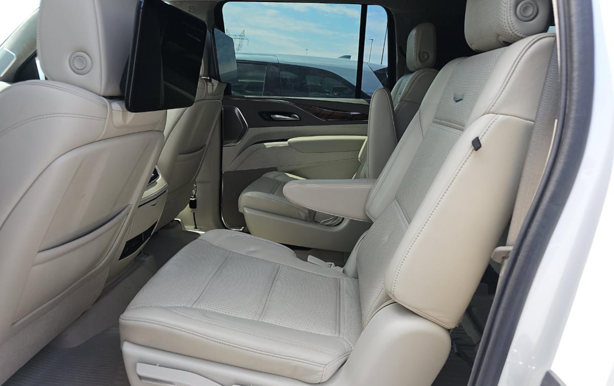 Used 2021 Cadillac Escalade ESV Sport Platinum AWD/4WD image 8