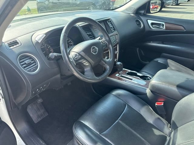 Used 2017 Nissan Pathfinder Platinum w/ Midnight Edition Package FWD image 21