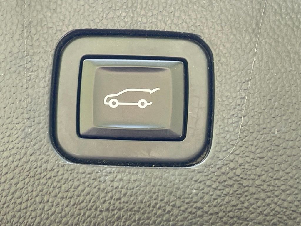 Used 2019 Chevrolet Traverse LT w/ LPO, Floor Liner Package AWD/4WD image 20