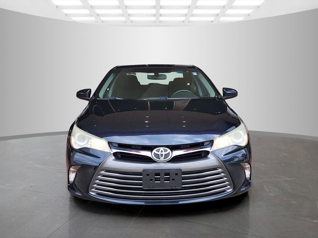 Used 2016 Toyota Camry LE FWD image 2