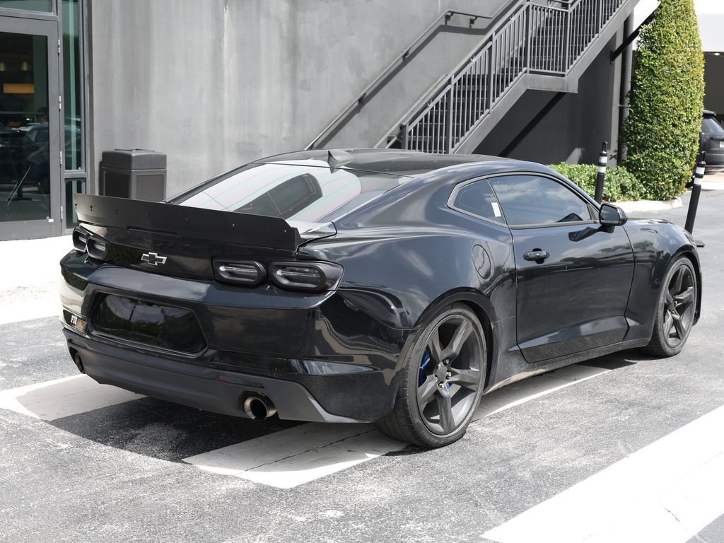 Used 2019 Chevrolet Camaro LT w/ Technology Package RWD image 4