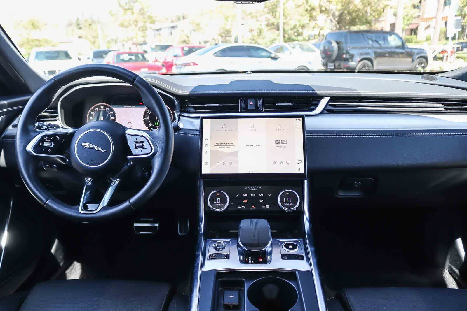 Used 2024 Jaguar XF R-Dynamic SE RWD image 12