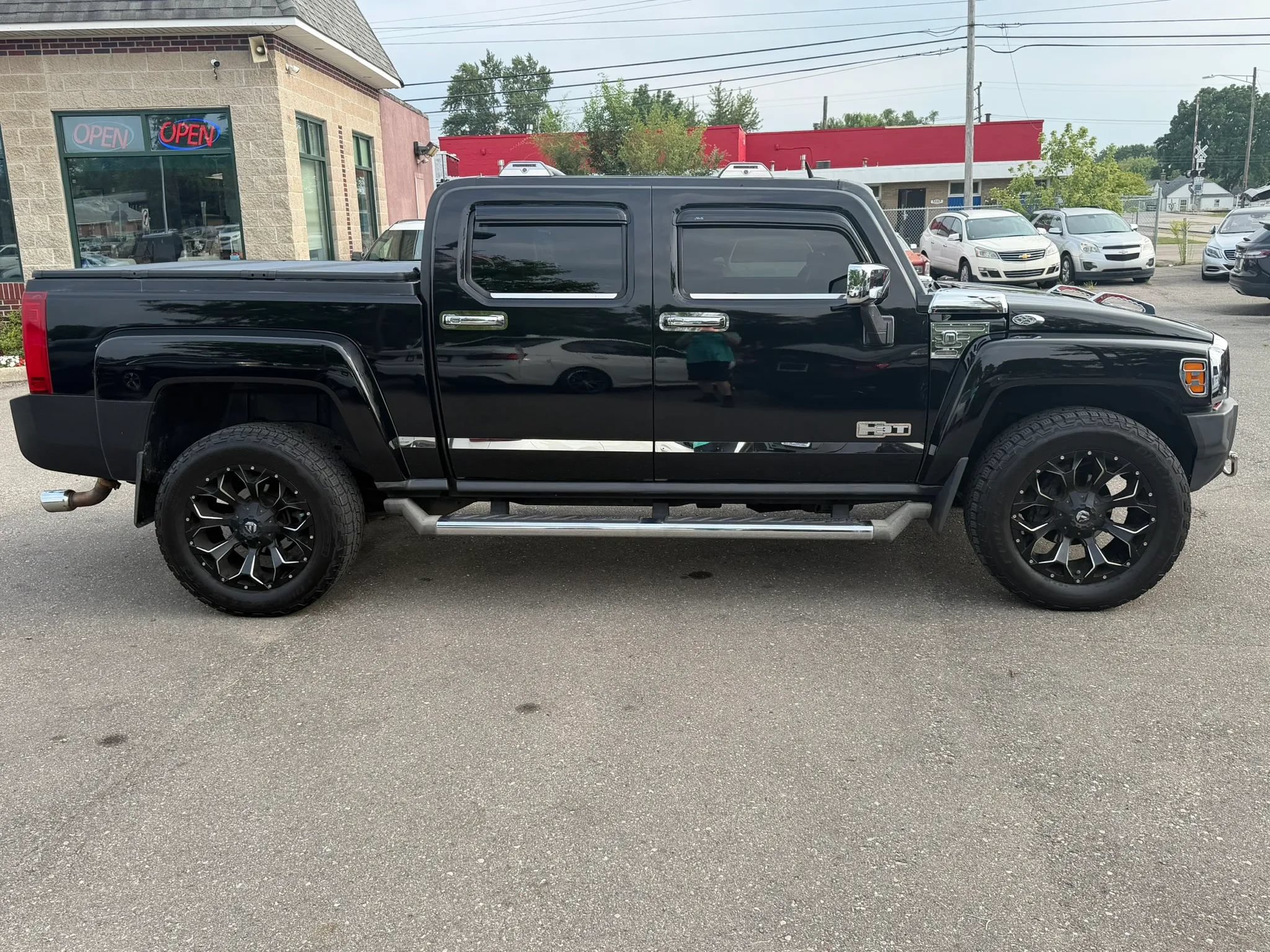 Used 2009 HUMMER H3T Luxury AWD/4WD image 6