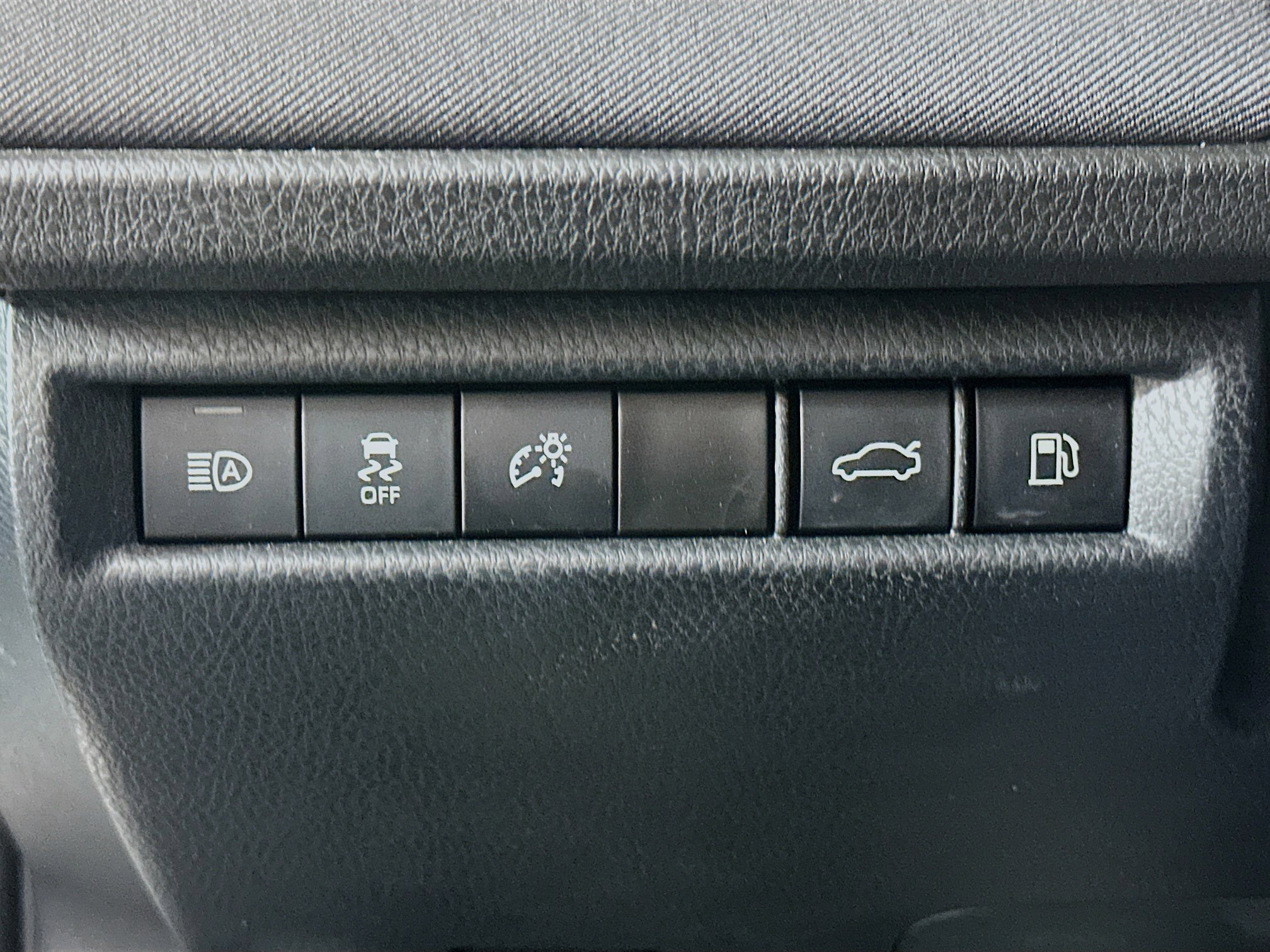 Used 2025 Toyota Camry LE image 17