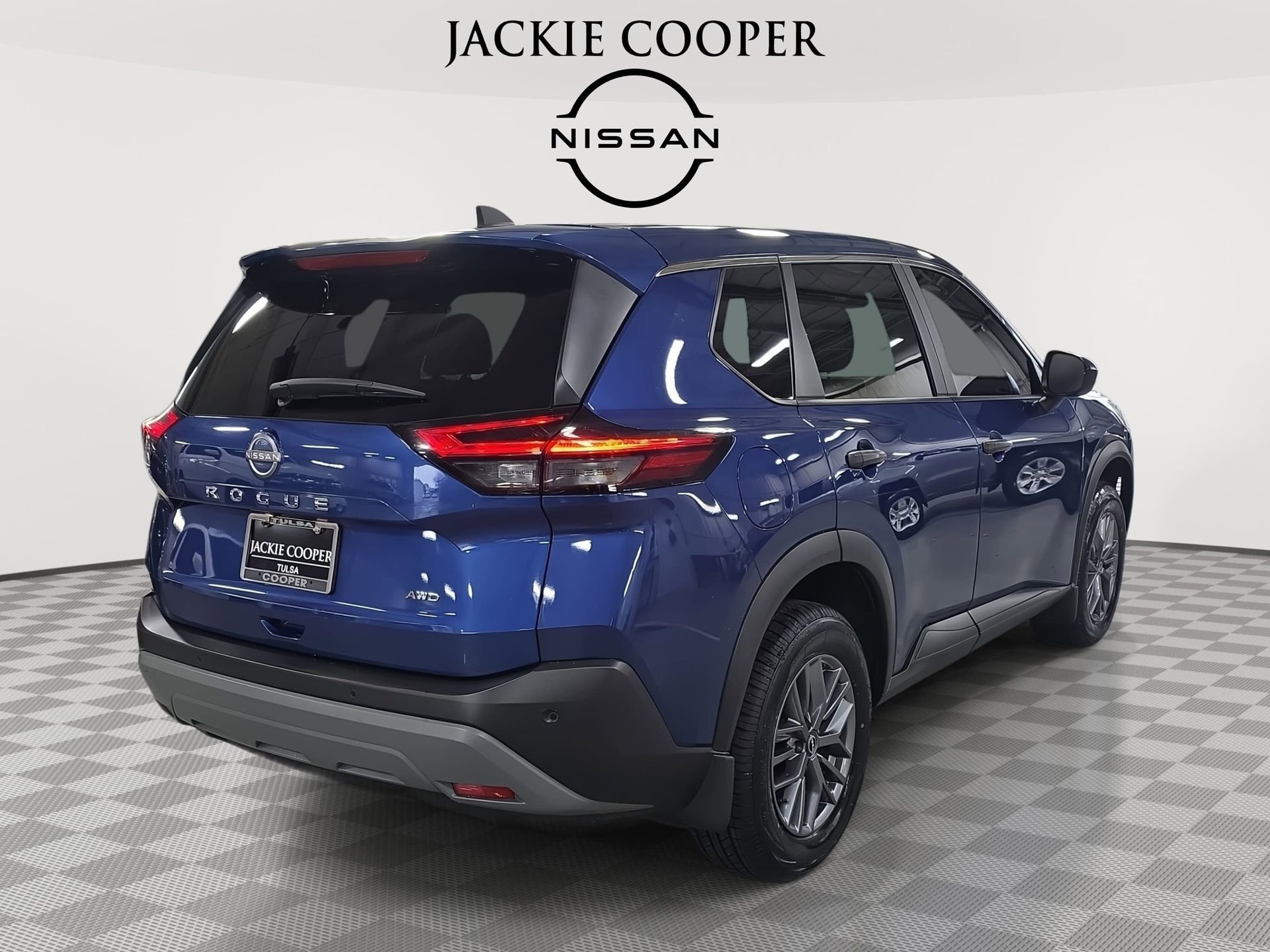 Used 2023 Nissan Rogue S image 5