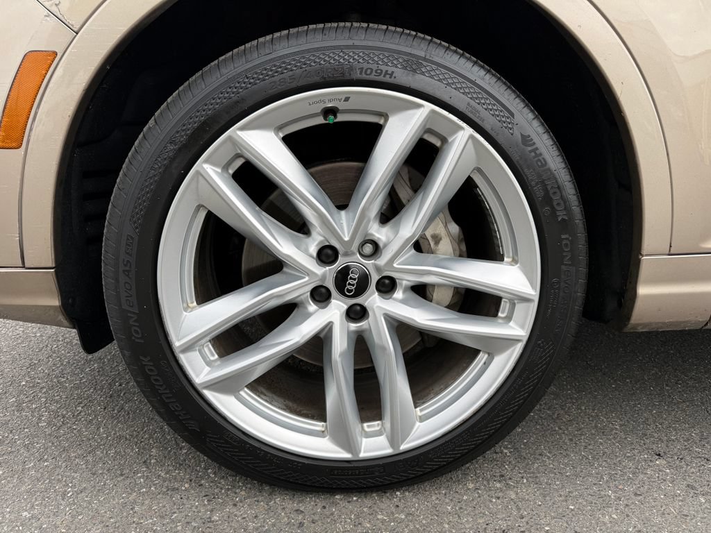 Used 2018 Audi Q7 3.0T Prestige w/ Prestige Package AWD/4WD image 9