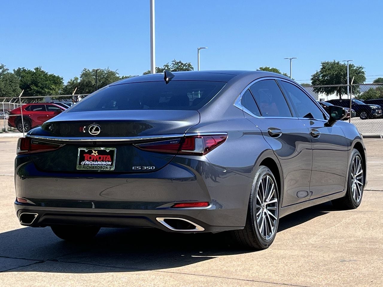 Used 2023 Lexus ES 350 w/ Premium Package FWD image 4