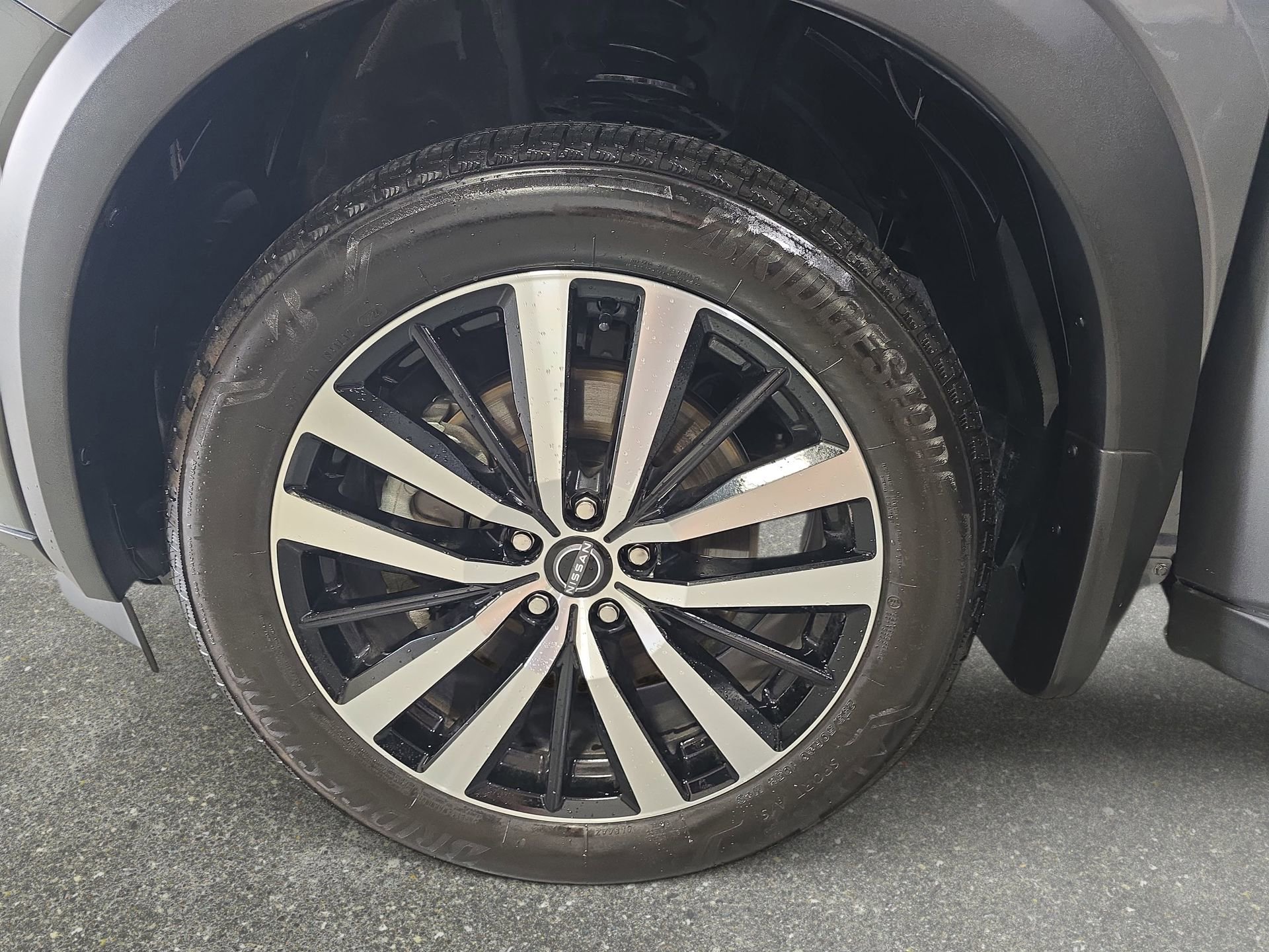 Used 2025 Nissan Pathfinder Platinum FWD image 32