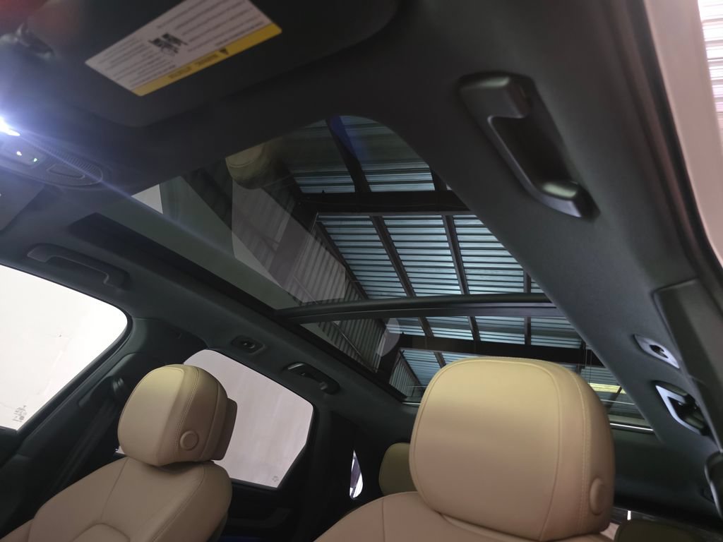 Certified 2026 Porsche Cayenne AWD/4WD image 21
