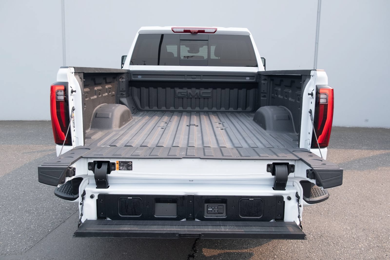 Used 2026 GMC Sierra 3500 Denali Ultimate AWD/4WD image 28