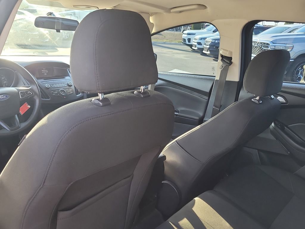 Used 2017 Ford Focus SE image 10