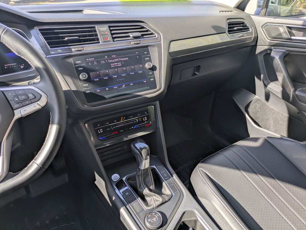 Used 2022 Volkswagen Tiguan SE AWD/4WD image 18