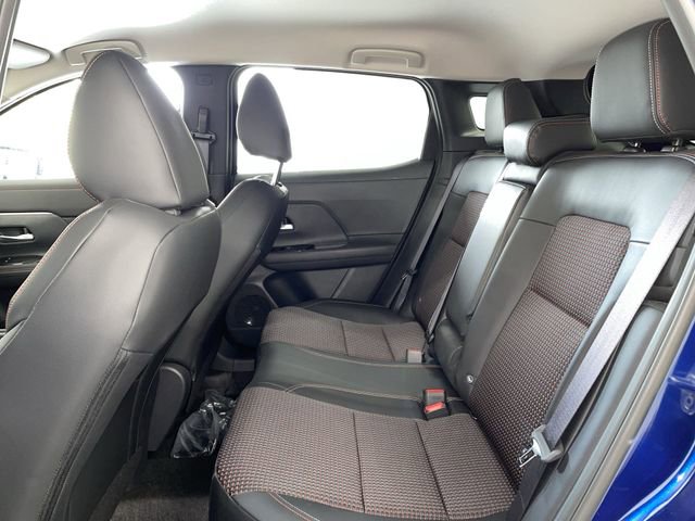 New 2026 Nissan Kicks SR w/ Cold Weather Package image 17