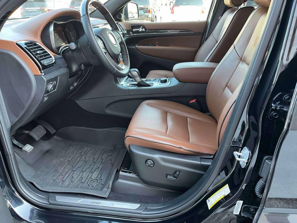 Used 2020 Jeep Grand Cherokee Overland AWD/4WD image 27