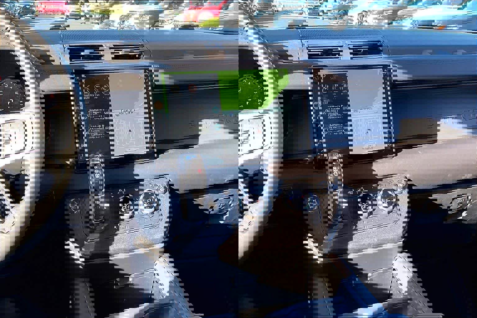 Used 2025 Land Rover Defender 110 S image 8