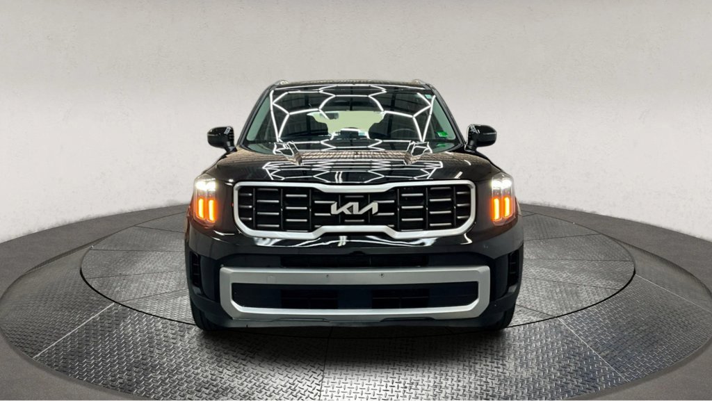 Used 2024 Kia Telluride EX image 3