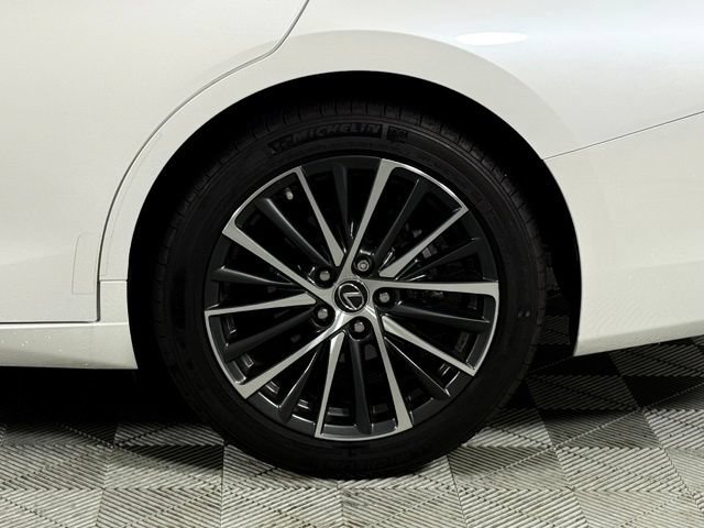 Certified 2025 Lexus ES 300h w/ Premium Package FWD image 13