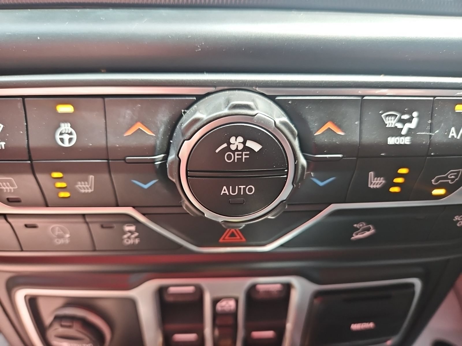 Used 2018 Jeep Wrangler Unlimited Rubicon AWD/4WD image 31