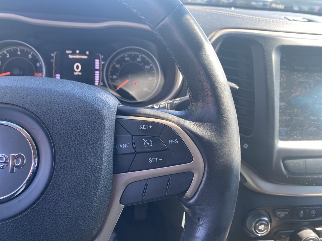 Used 2015 Jeep Cherokee Latitude w/ Cold Weather Group image 10