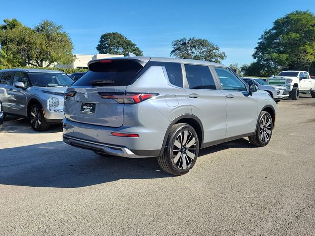 New 2026 Mitsubishi Outlander SE image 6