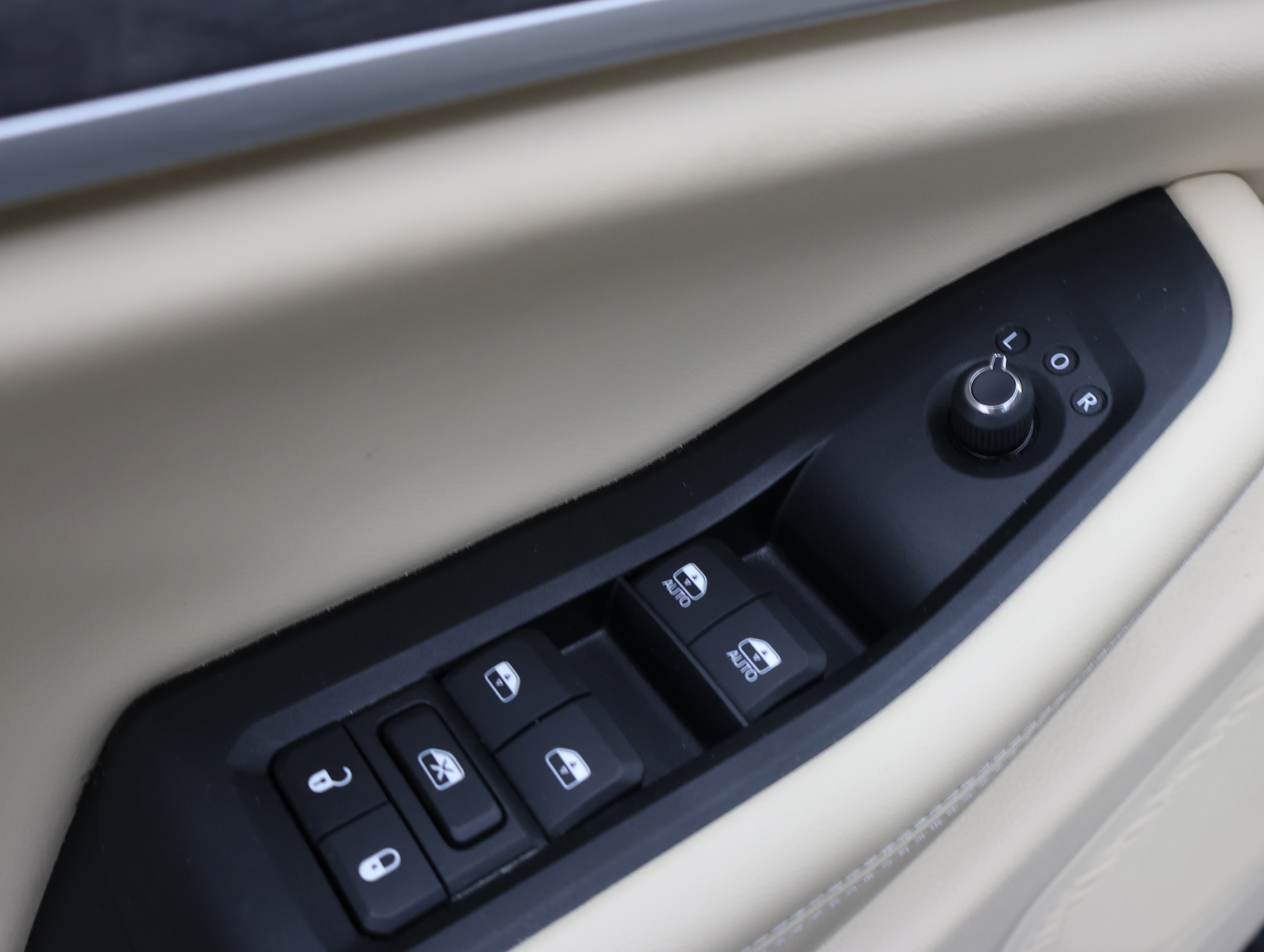 Used 2023 Jeep Grand Cherokee Limited image 41